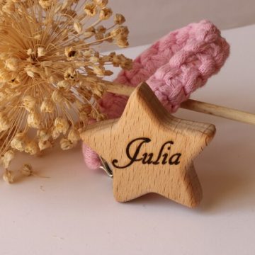 Attache tétine rose personnalisée à graver bois étoile