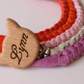 Attache tétine personnalisée à graver bois chat