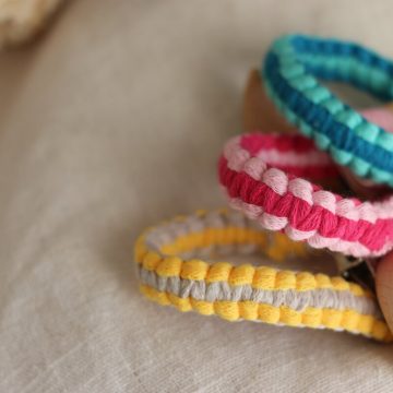 Attache sucette en coton bicolore tressé à la main