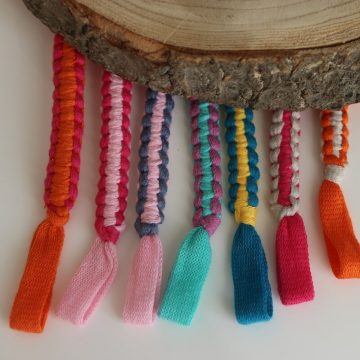 attaches tétines bicolores en coton tressage macramé