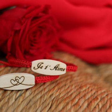 bracelet tressé à la main pour la saint valentin