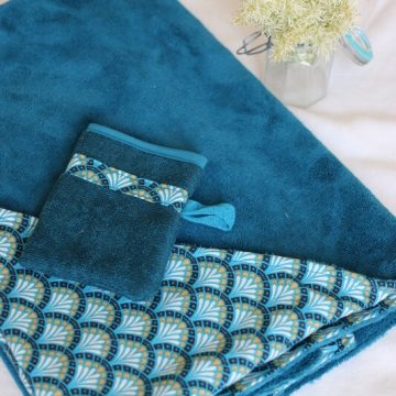 ensemble de bain bleu paon et éventail pour jeune enfant OEKO TEX